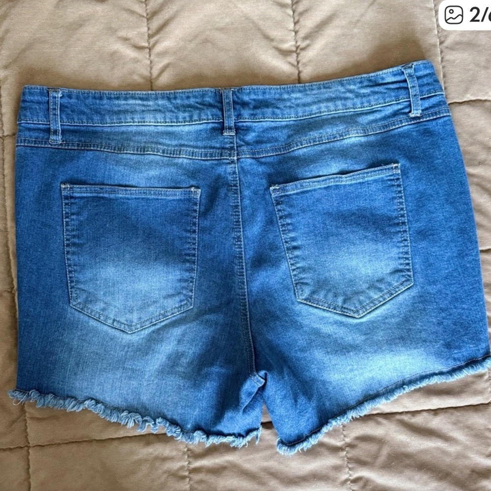 Forever 21 Blue Distressed Denim Jean Shorts 16 - Picture 2 of 3